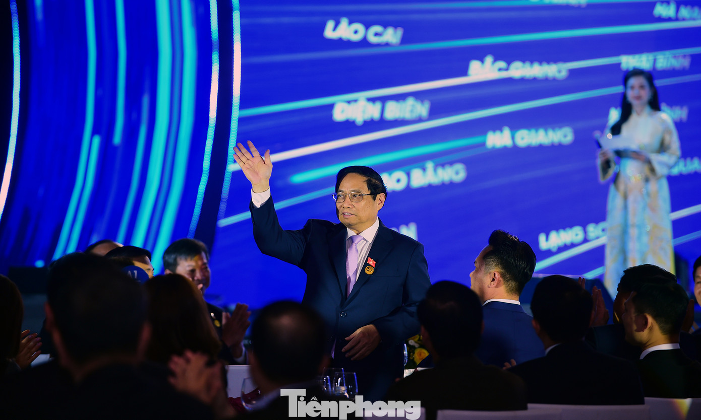 Thủ tướng Phạm Minh Chính dự chương trình Lễ kỷ niệm 30 năm Phong trào Doanh nhân trẻ Việt Nam. Ảnh: Xuân Tùng