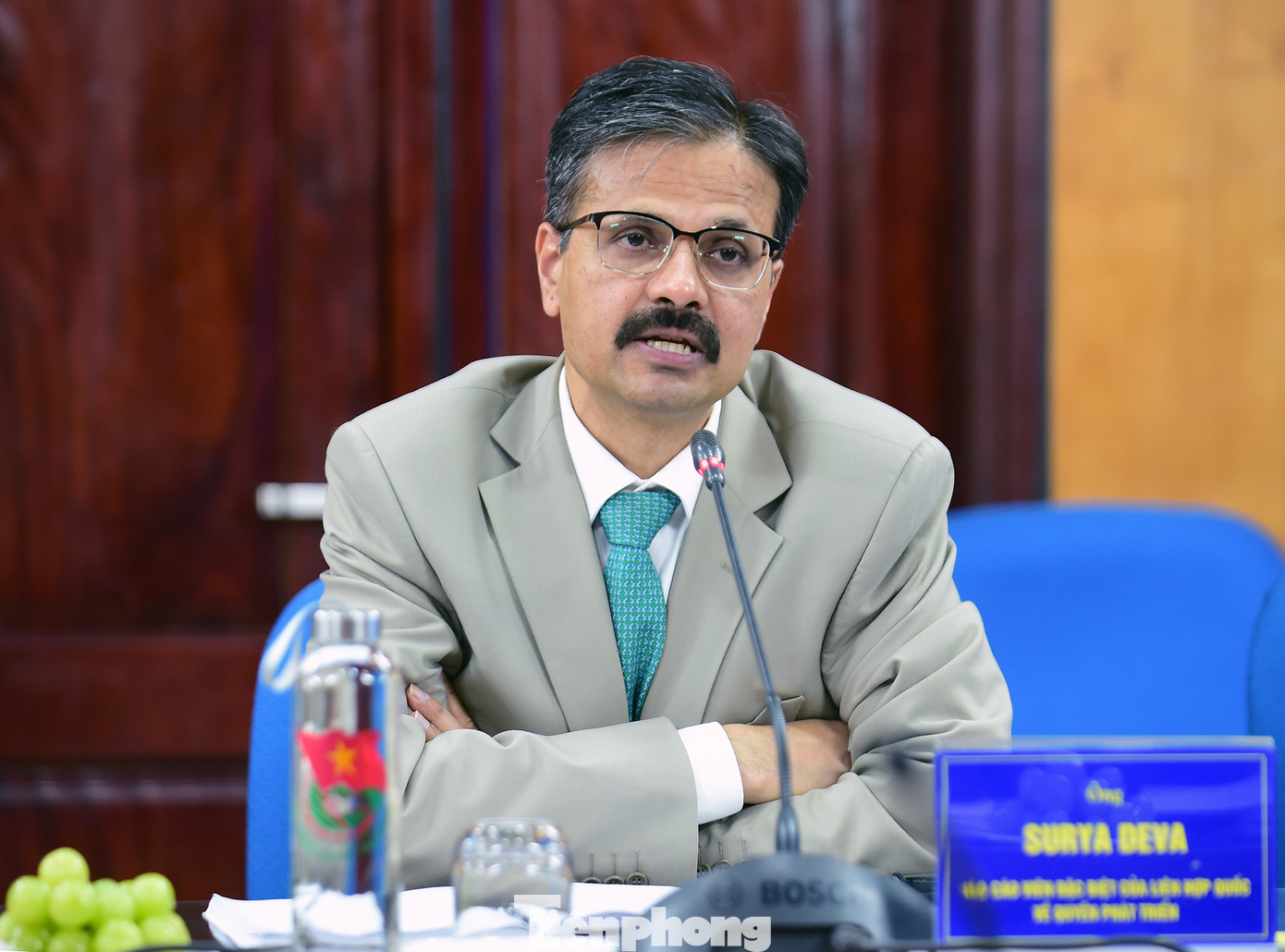 Báo cáo viên đặc biệt của Liên Hợp Quốc về quyền phát triển Surya Deva. Ảnh: Xuân Tùng Báo cáo viên đặc biệt của Liên Hợp Quốc về quyền phát triển Surya Deva. Ảnh: Xuân Tùng