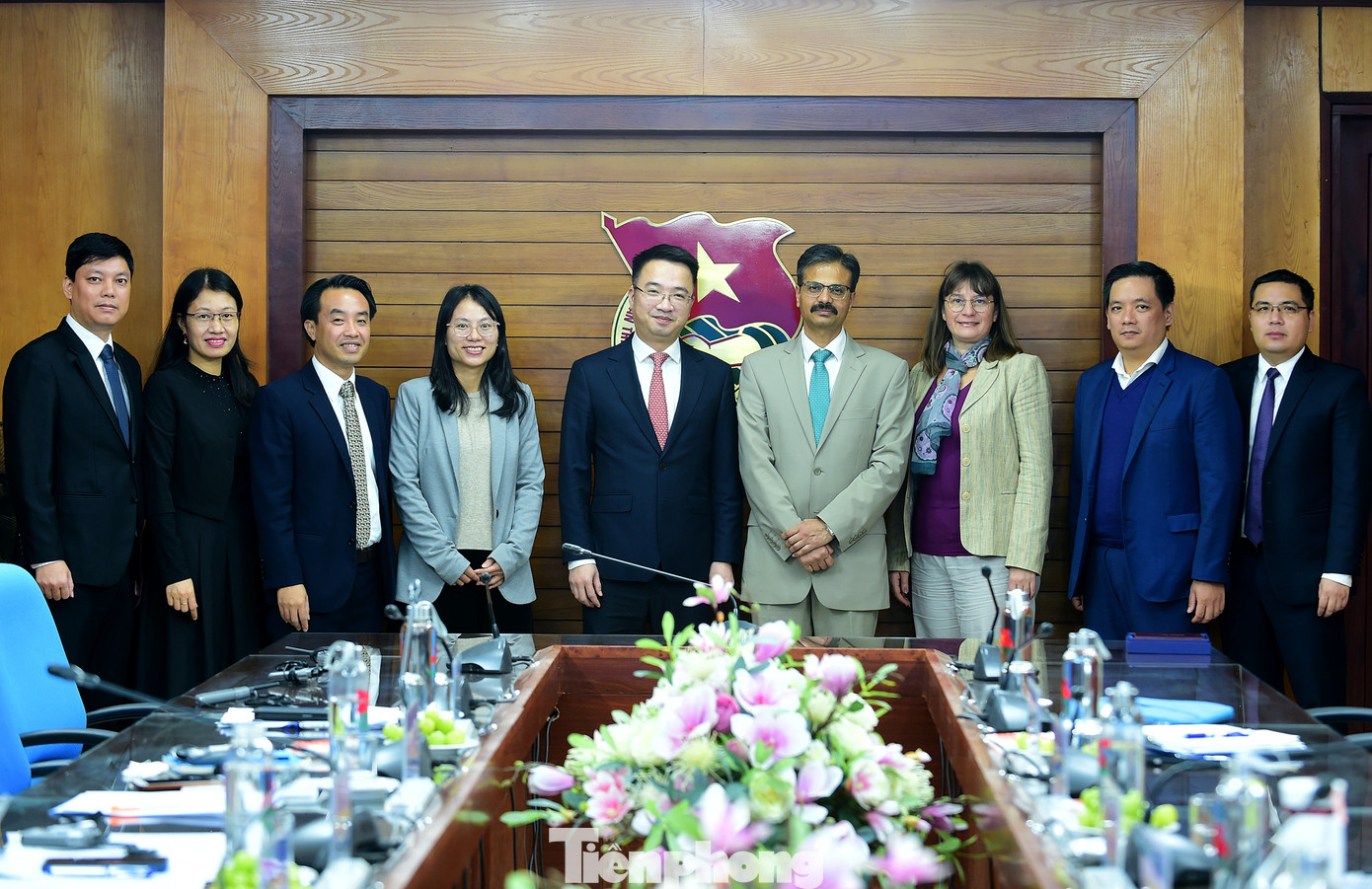 Các đại biểu chụp ảnh lưu niệm tại buổi tiếp. Ảnh: Xuân Tùng Các đại biểu chụp ảnh lưu niệm tại buổi tiếp. Ảnh: Xuân Tùng
