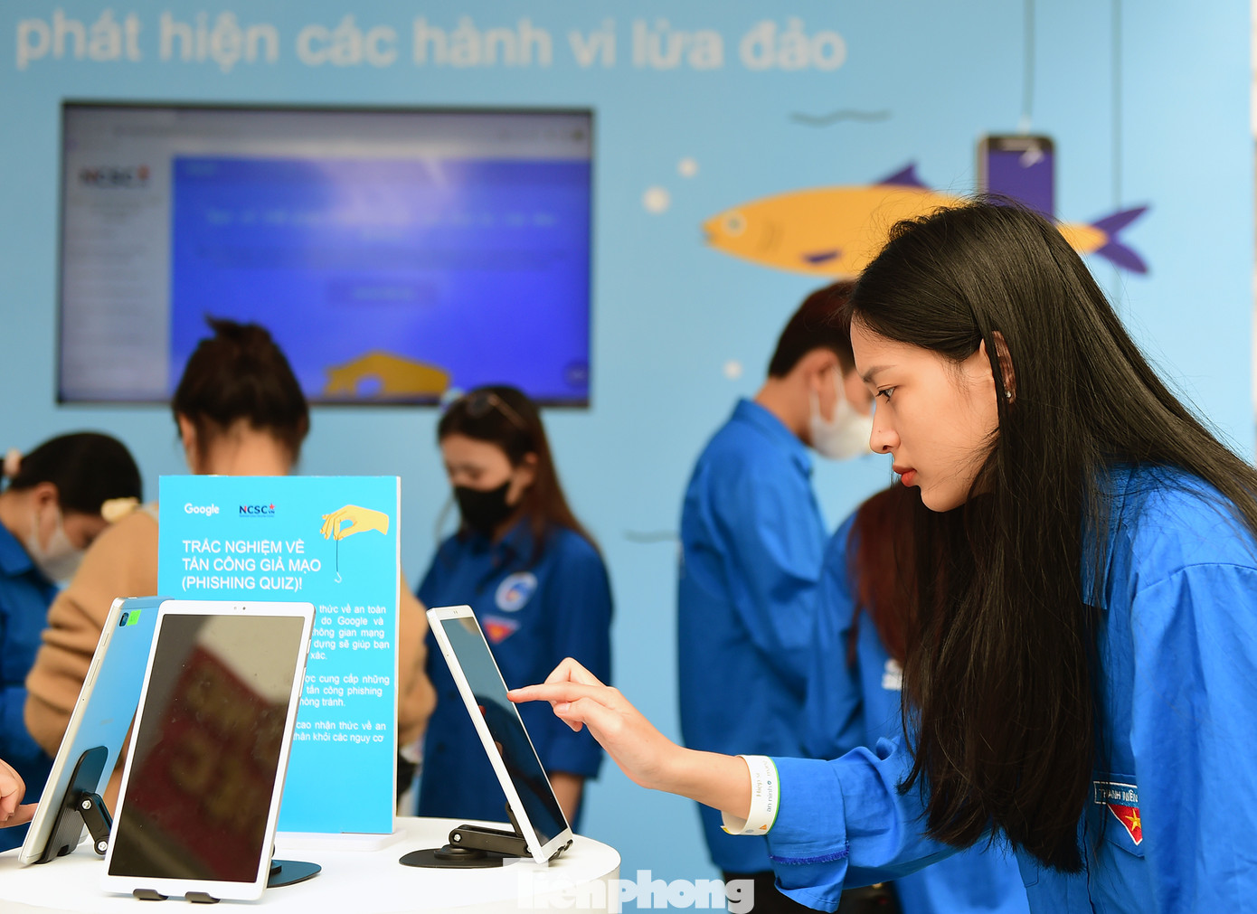 Các bạn trẻ tham gia các hoạt động trải nghiệm tại chương trình. Ảnh: Xuân Tùng Các bạn trẻ tham gia các hoạt động trải nghiệm tại chương trình. Ảnh: Xuân Tùng