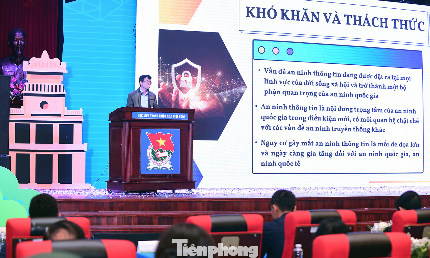 Anh Nguyễn Minh Dũng chia sẻ tại chương trình. Ảnh: Xuân Tùng Anh Nguyễn Minh Dũng chia sẻ tại chương trình. Ảnh: Xuân Tùng