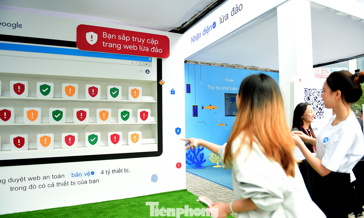 Các bạn trẻ tham gia các hoạt động trải nghiệm tại chương trình. Ảnh: Xuân Tùng Các bạn trẻ tham gia các hoạt động trải nghiệm tại chương trình. Ảnh: Xuân Tùng