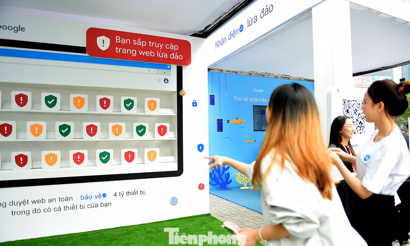 Các bạn trẻ tham gia các hoạt động trải nghiệm tại chương trình. Ảnh: Xuân Tùng