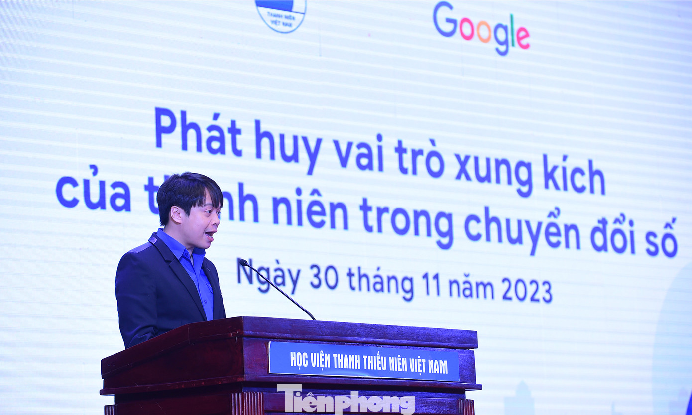 Anh Nguyễn Hữu Tú phát biểu khai mạc diễn đàn. Ảnh: Xuân Tùng Anh Nguyễn Hữu Tú phát biểu khai mạc diễn đàn. Ảnh: Xuân Tùng