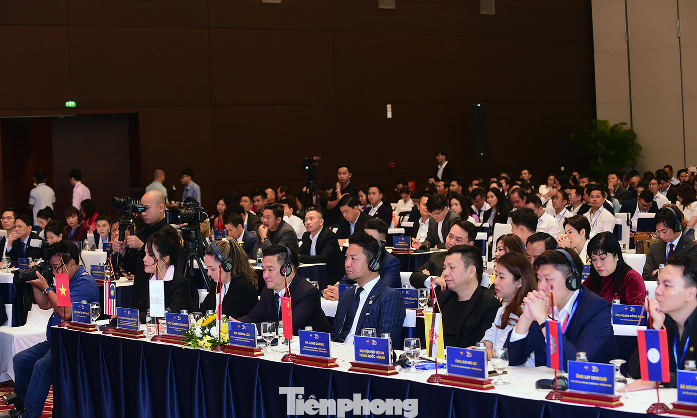 Đông đảo đại biểu tham dự tọa đàm. Ảnh: Xuân Tùng