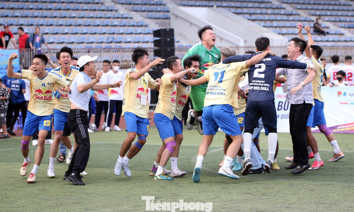 Đội Changshin VN ăn mừng chiến thắng trong trận Chung kết. Ảnh: Lâm Đăng Hải Đội Changshin VN ăn mừng chiến thắng trong trận Chung kết. Ảnh: Lâm Đăng Hải