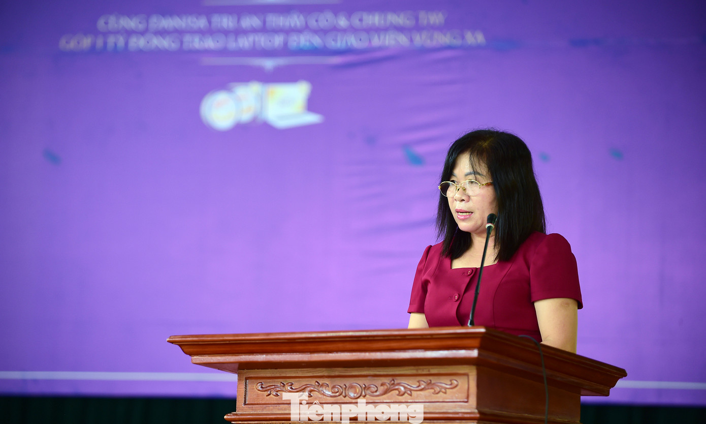 Bà Hoàng Thị Hồng Phóng phát biểu tại chương trình. Ảnh: Xuân Tùng