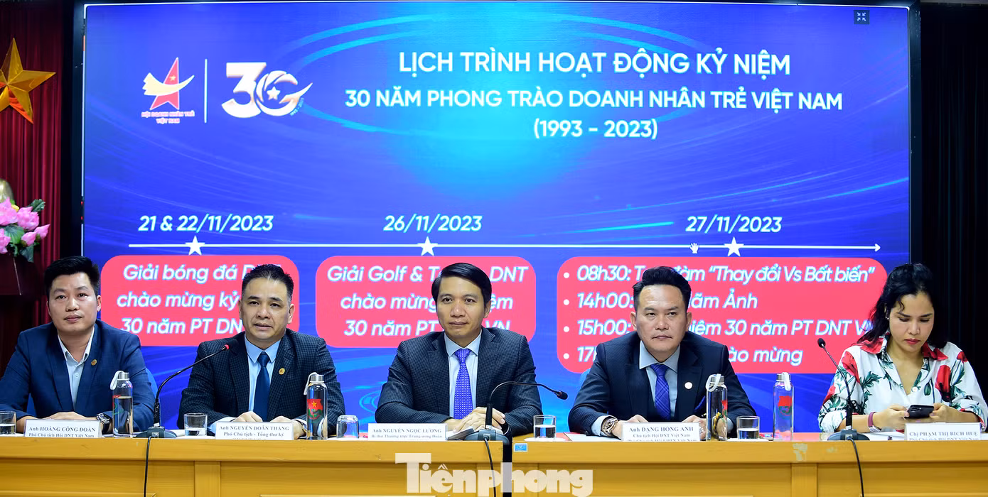 Chương trình họp báo thông tin hoạt động kỷ niệm 30 năm Phong trào Doanh nhân trẻ Việt Nam. Ảnh: Xuân Tùng