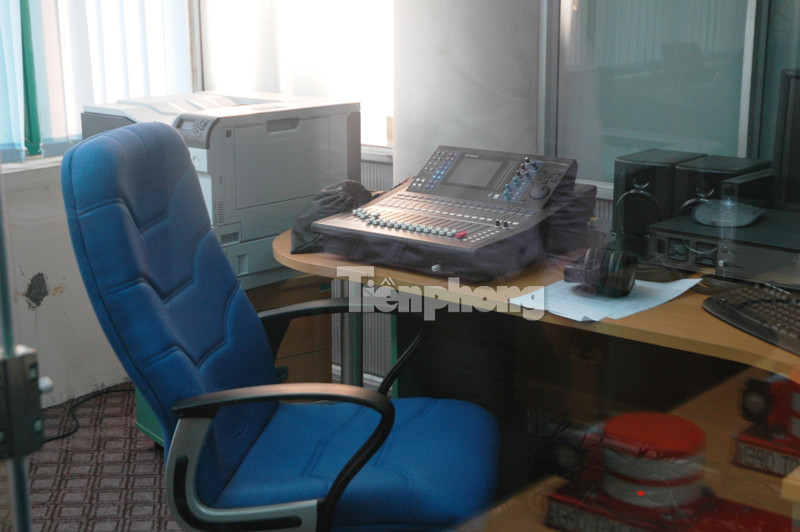 Dữ liệu phân tích hộp đen từ trung tâm này cho thấy, trong 100 chuyến bay gần đây, phi công Vietnam Airlines không có trường hợp hạ cánh thô nào (hạ cánh để càng đập mạnh xuống đường băng). Vì thế, nguyên nhân trục càng bị gãy đang được xem xét ở khâu chế tạo. Lốp và càng sẽ được gửi sang Pháp để điều tra