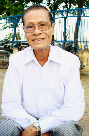 Ông Vũ Trọng Hùng tự nhận mình là người đồng tính công khai lớn tuổi nhất Việt Nam. Ông Vũ Trọng Hùng tự nhận mình là người đồng tính công khai lớn tuổi nhất Việt Nam