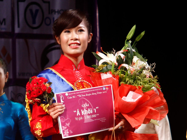 Á khôi 1 Diệp Thị Phương Anh