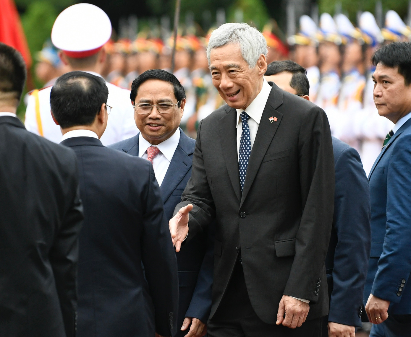 Thủ tướng Singapore Lý Hiển Long gặp các quan chức Việt Nam. (Ảnh: Như Ý)