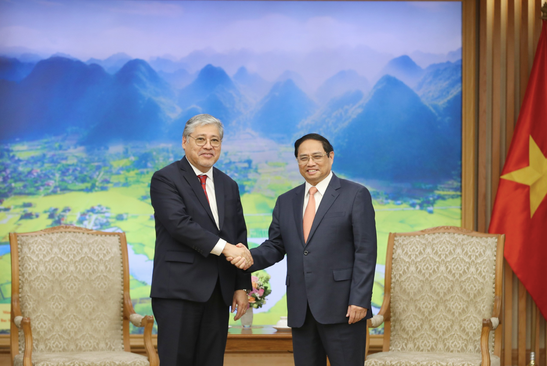 Thủ tướng Phạm Minh Chính tiếp Bộ trưởng Ngoại giao Philippines Enrique Manalo ngày 2/8. (Ảnh: Như Ý)