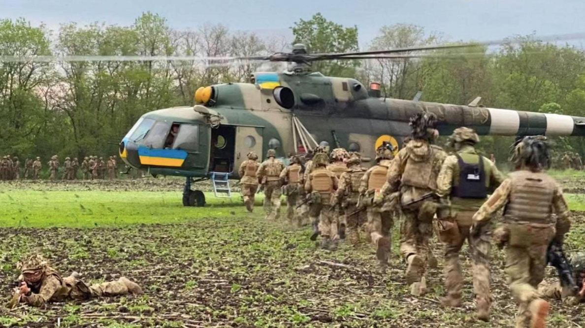 Các thành viên thuộc Lữ đoàn tấn công số 82 của Ukraine. (Ảnh: Bộ Quốc phòng Ukraine) Các thành viên thuộc Lữ đoàn tấn công số 82 của Ukraine. (Ảnh: Bộ Quốc phòng Ukraine)