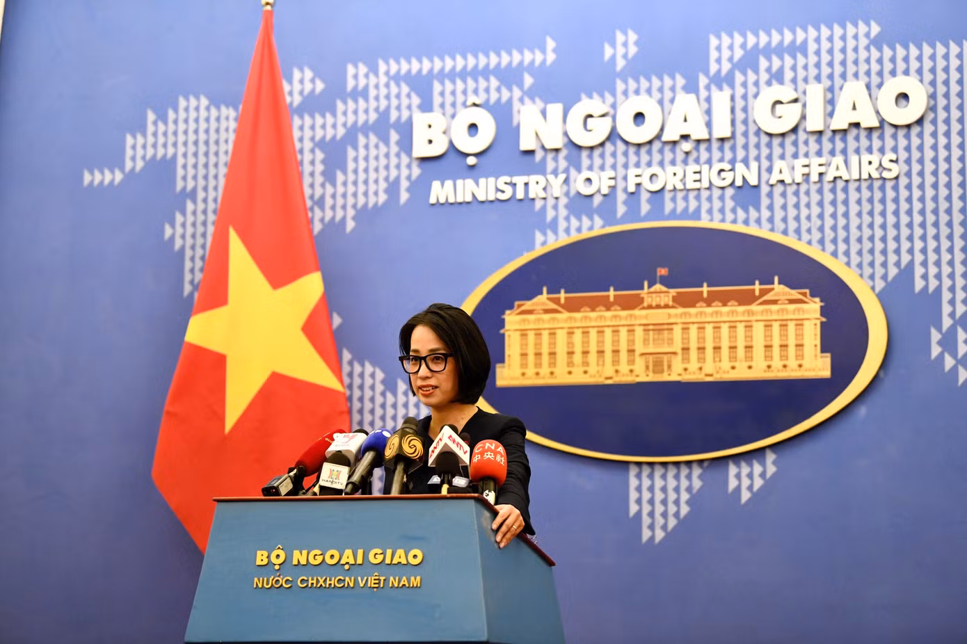 Bà Phạm Thu Hằng tại cuộc họp báo ngày 17/8. (Ảnh: Như Ý)