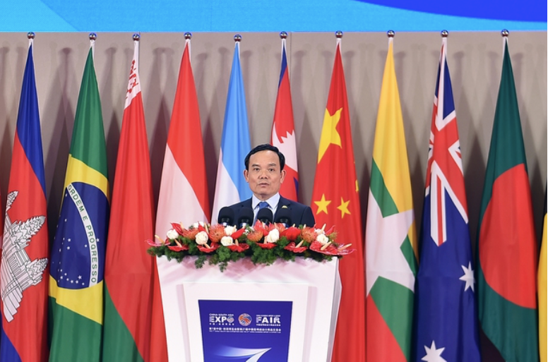 Phó Thủ tướng Trần Lưu Quang phát biểu tại phiên khai mạc Hội chợ Trung Quốc - Nam Á ngày 16/8. (Ảnh: Chinhphu.vn)