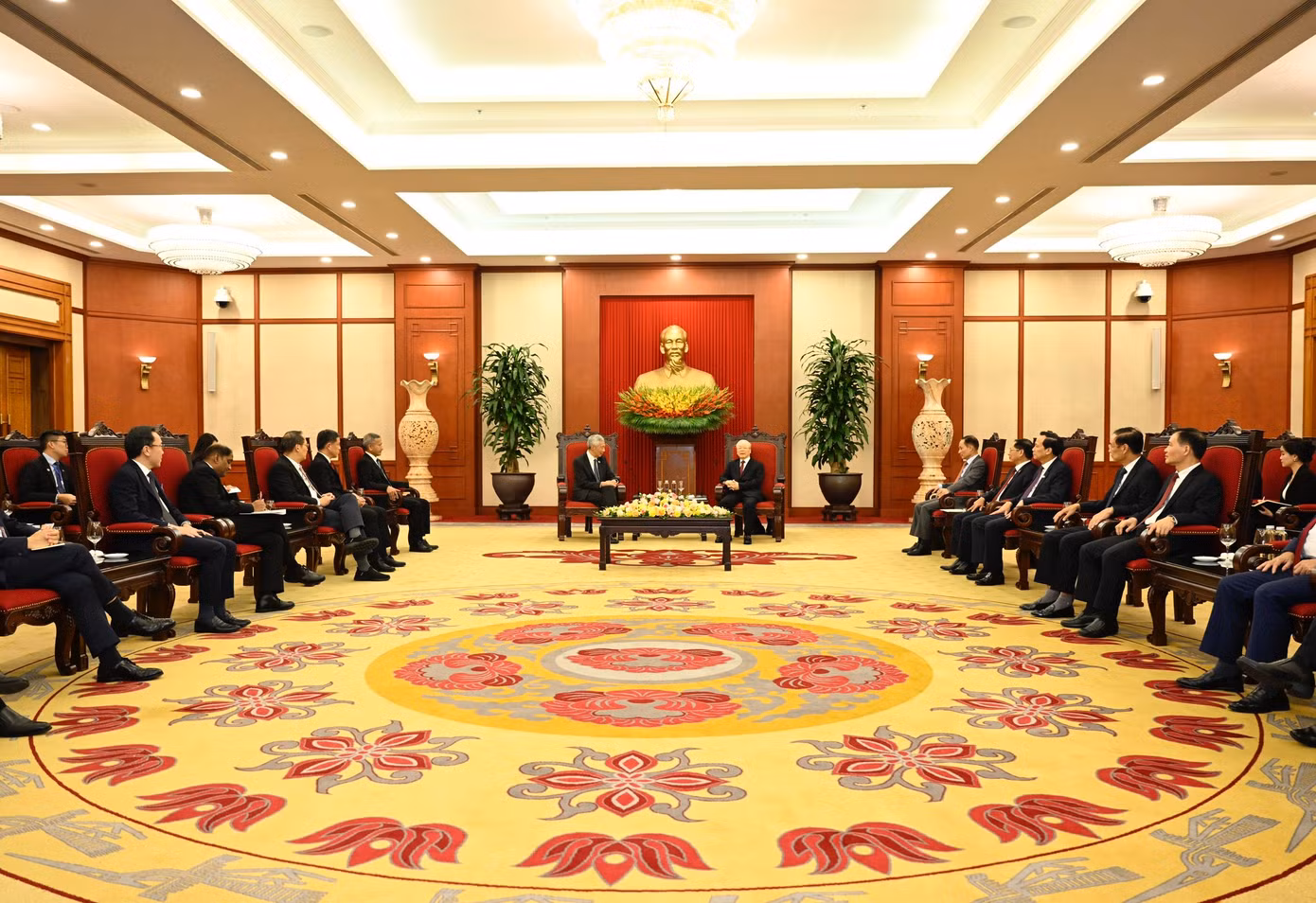 Chuyến thăm của Thủ tướng Singapore Lý Hiển Long diễn ra trong bối cảnh quan hệ Việt Nam - Singapore phát triển tốt đẹp. Hai bên đang xem xét khả năng nâng cấp quan hệ lên Đối tác chiến lược toàn diện. (Ảnh: Như Ý)
