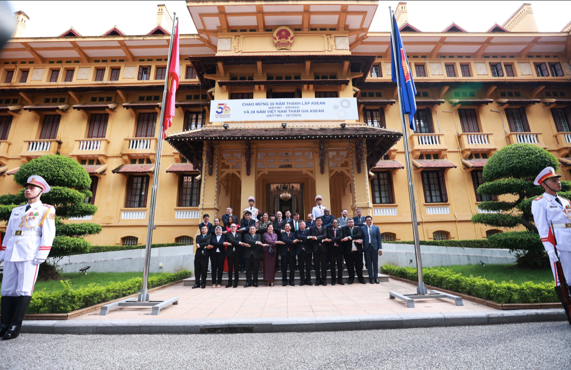 ASEAN luôn duy trì tình đoàn kết, yêu chuộng hòa bình và chủ động thích ứng. (Ảnh: Nguyễn Hải) ASEAN luôn duy trì tình đoàn kết, yêu chuộng hòa bình và chủ động thích ứng. (Ảnh: Nguyễn Hải)