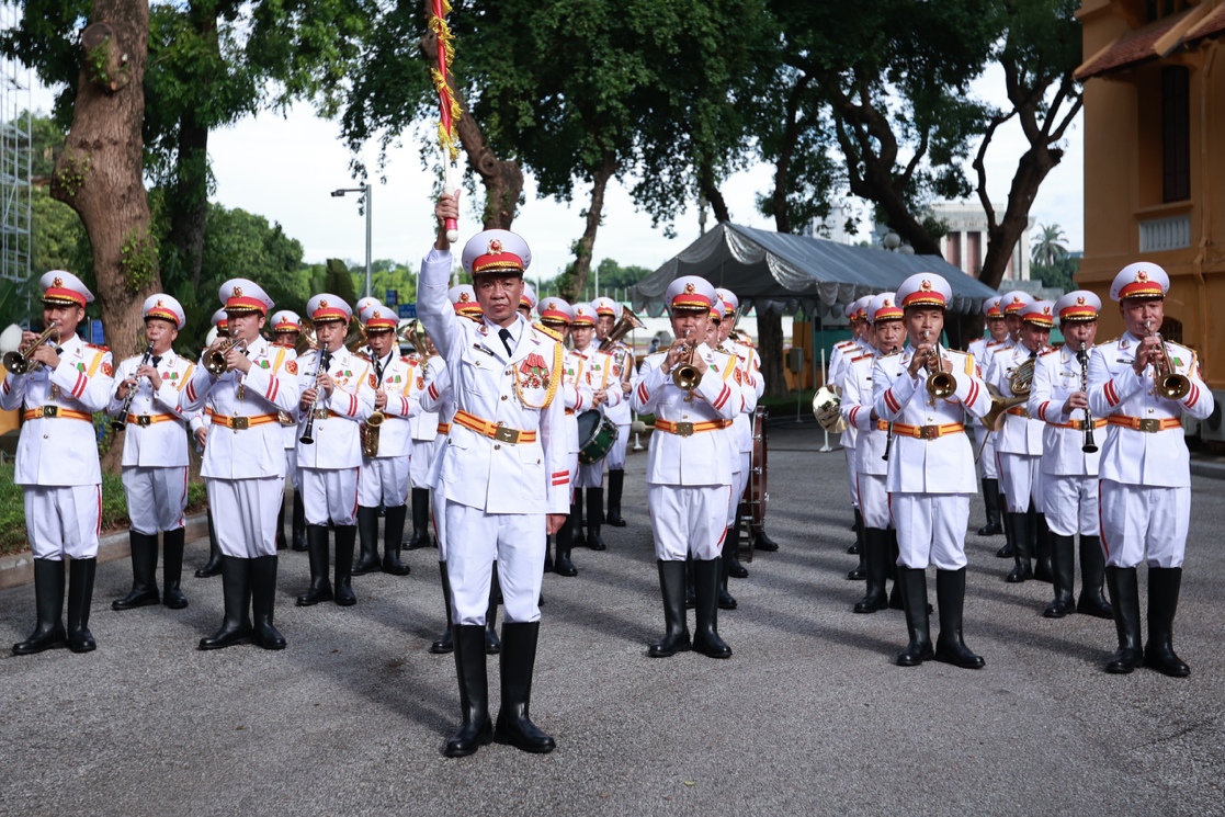 Đội cử hành nghi lễ thượng cờ. (Ảnh: Nguyễn Hải) Đội cử hành nghi lễ thượng cờ. (Ảnh: Nguyễn Hải)