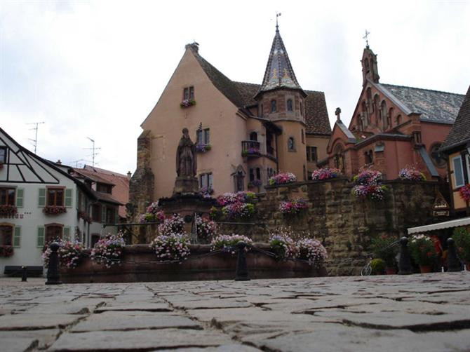 Eguisheim cũng có tên trong danh sách những ngôi làng đẹp nhất nước Pháp