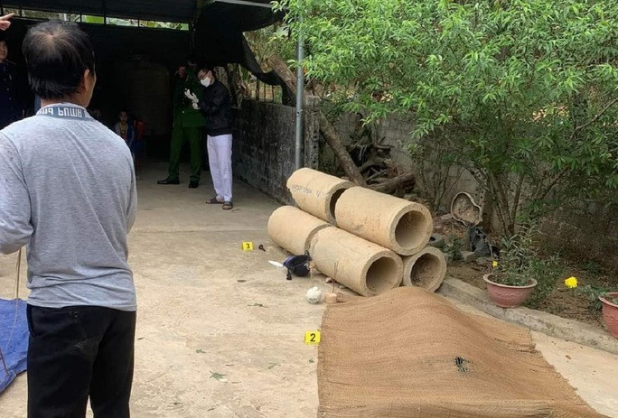 Hiện trường vụ án mạng. Ảnh: Bạn đọc Hiện trường vụ án mạng. Ảnh: Bạn đọc