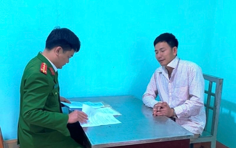 Nguyễn Văn Tình tại cơ quan công an