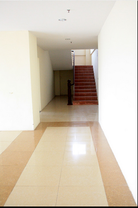 Lối đi cầu thang thoát hiểm