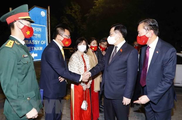 Chủ tịch Quốc hội Vương Đình Huệ gặp gỡ cán bộ, nhân viên Đại sứ quán Việt Nam tại Ấn Độ. (Ảnh: Doãn Tấn/TTXVN) Chủ tịch Quốc hội Vương Đình Huệ gặp gỡ cán bộ, nhân viên Đại sứ quán Việt Nam tại Ấn Độ. (Ảnh: Doãn Tấn/TTXVN)