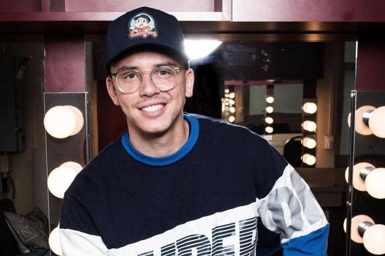 Rapper Logic viết “1-800-273-8255” với mong muốn có thể giúp đỡ được mọi người.