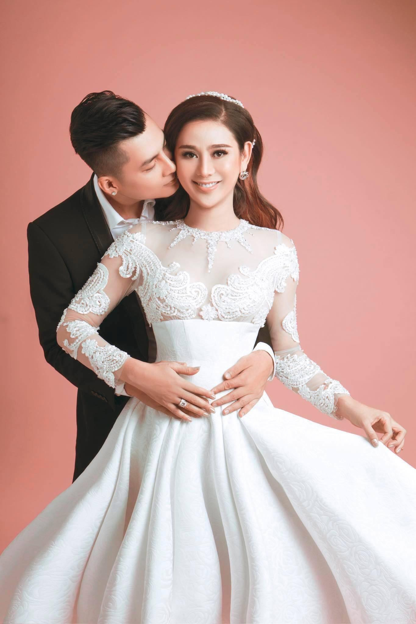 Lâm Khánh Chi trục trặc hôn nhân với chồng trẻ. Lâm Khánh Chi trục trặc hôn nhân với chồng trẻ.