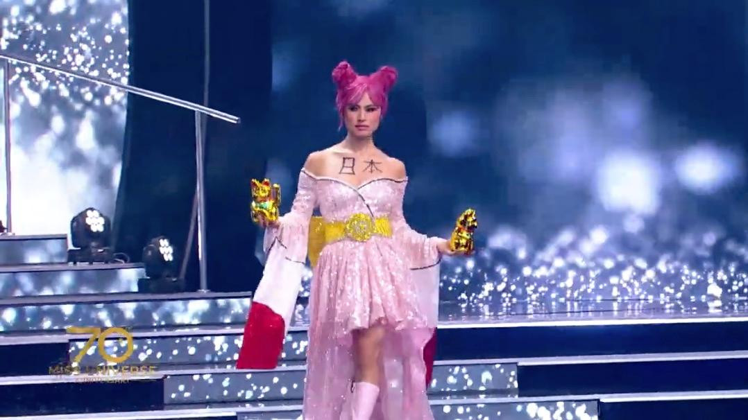 Bộ kimono của Hoa hậu Hoàn vũ Nhật Bản trong phần thi trang phục dân tộc tại Miss Universe 2021 bị "ném đá".