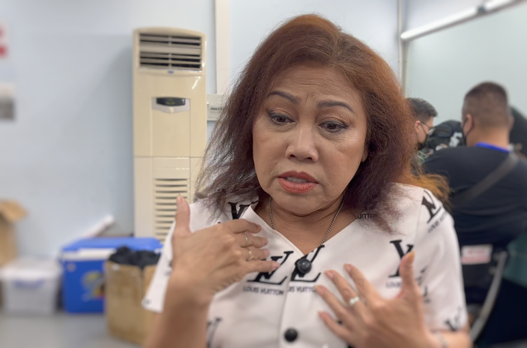 "Ở nhà lâu quá, không có thu nhập, tôi chỉ có nhờ vào con dâu", Siu Black kể.