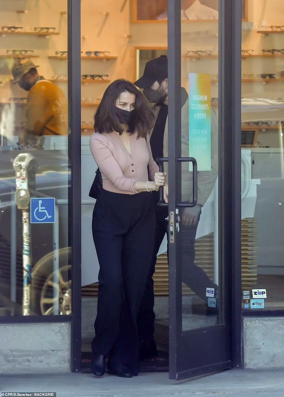 Paul là người đầu tiên nữ diễn viên "No Time To Die" có quan hệ tình cảm sau khi "đường ai nấy đi" với "Batman" 49 tuổi.