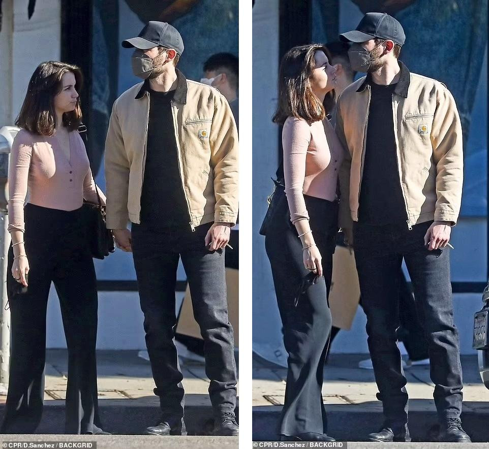 Theo Daily Mail, tình mới của Ana De Armas là Phó Chủ tịch của ứng dụng hẹn hò nổi tiếng Tinder, Paul Boukadakis.