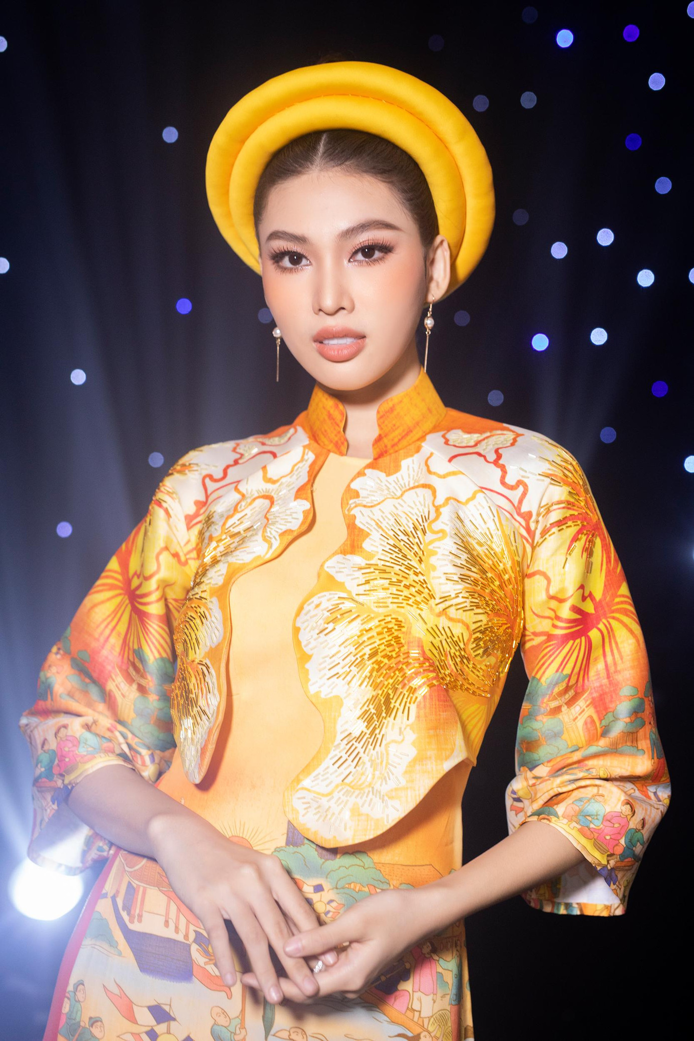 Mới đây, dàn á hậu đình đám đã cùng xuất hiện trong chương trình Chào Xuân Nhâm Dần 2022 sẽ phát sóng vào ngày 31/12 trên kênh truyền hình Vĩnh Long. Dàn người đẹp cùng diện áo dài rực rỡ sắc màu, đậm chất không khí Tết. Mới đây, dàn á hậu đình đám đã cùng xuất hiện trong chương trình Chào Xuân Nhâm Dần 2022 sẽ phát sóng vào ngày 31/12 trên kênh truyền hình Vĩnh Long. Dàn người đẹp cùng diện áo dài rực rỡ sắc màu, đậm chất không khí Tết.