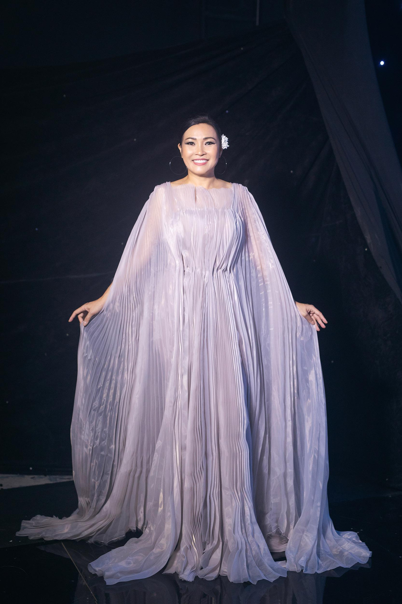 Ca sĩ Phương Thanh diện váy xếp ly độc đáo. Ca sĩ Phương Thanh diện váy xếp ly độc đáo.