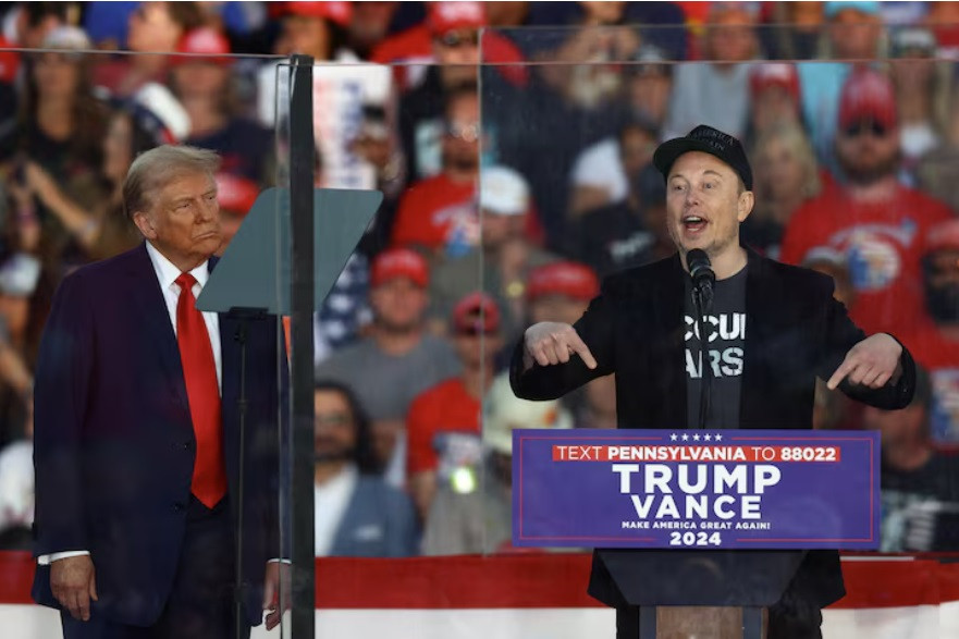 Tỷ phú Elon Musk tham gia cuộc vận động của ông Trump, ngày 5/10. (Ảnh: Reuters) Tỷ phú Elon Musk tham gia cuộc vận động của ông Trump, ngày 5/10. (Ảnh: Reuters)