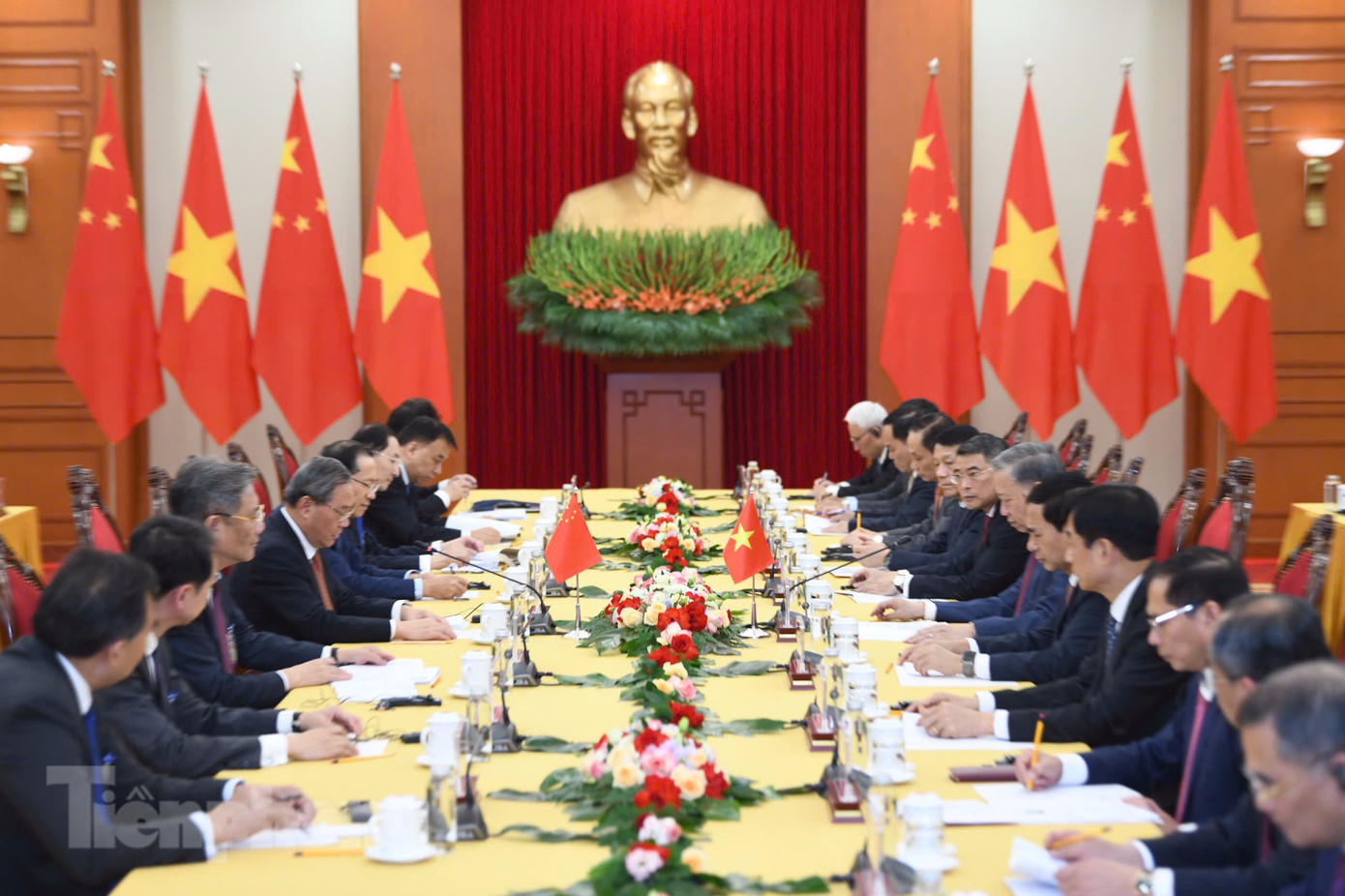 Toàn cảnh cuộc hội kiến diễn ra tối 12/10. (Ảnh: Như Ý) Toàn cảnh cuộc hội kiến diễn ra tối 12/10. (Ảnh: Như Ý)