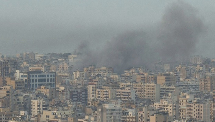 Khói bay lên ở vùng ngoại ô thủ đô Beirut của Li-băng ngày 16/10. (Ảnh: AP) Khói bay lên ở vùng ngoại ô thủ đô Beirut của Li-băng ngày 16/10. (Ảnh: AP)