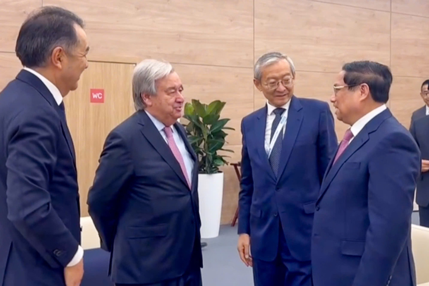 Thủ tướng Phạm Minh Chính trong cuộc gặp Tổng Thư ký Liên Hợp Quốc Antonio Guterres. Ảnh: VGP. Thủ tướng Phạm Minh Chính trong cuộc gặp Tổng Thư ký Liên Hợp Quốc Antonio Guterres. Ảnh: VGP.