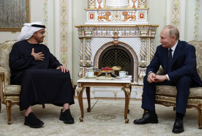 Tổng thống Nga Vladimir Putin trong cuộc trao đổi với Tổng thống UAE Sheikh Mohammed bin Zayed Al Nahyan, ngày 20/10. (Ảnh: Sputnik)