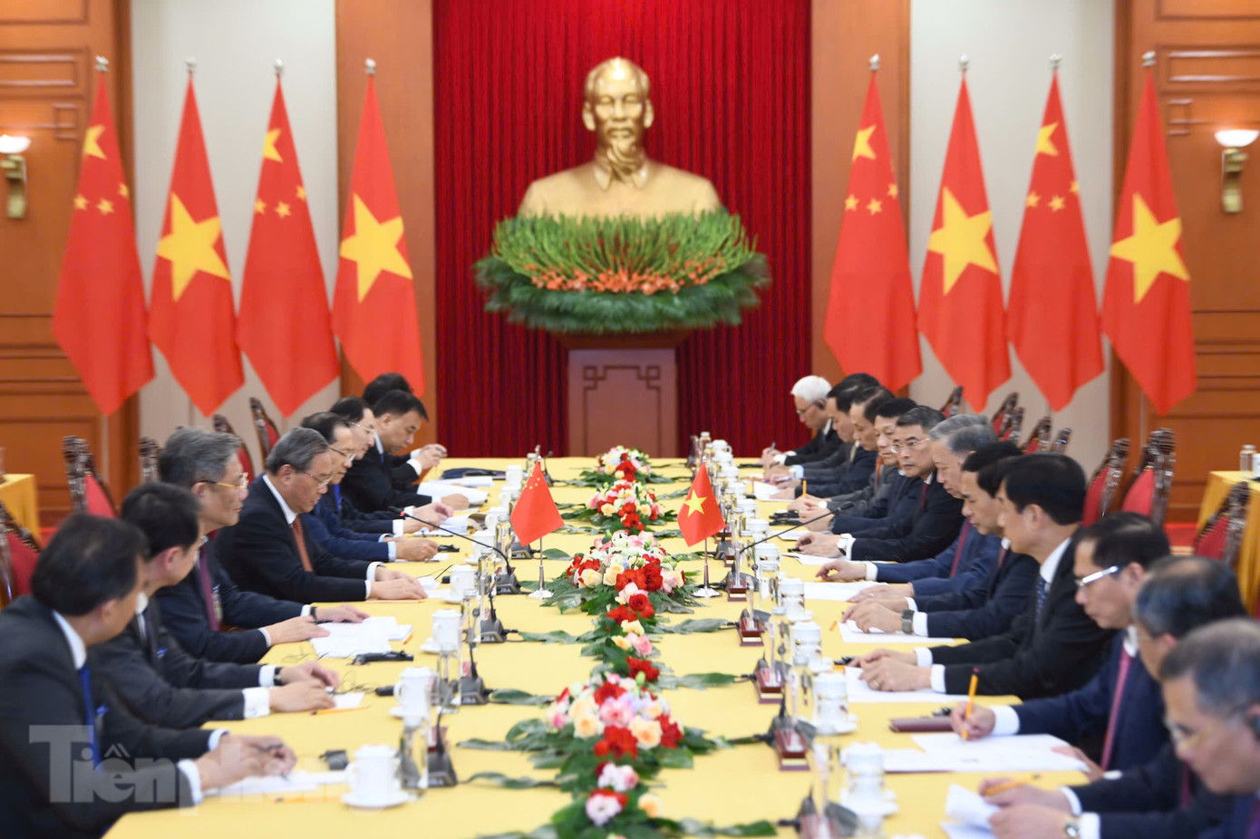 Toàn cảnh cuộc hội kiến diễn ra trong tối 12/10. (Ảnh: Như Ý) Toàn cảnh cuộc hội kiến diễn ra trong tối 12/10. (Ảnh: Như Ý)