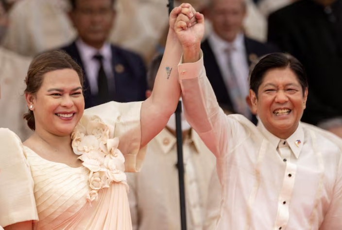 Phó Tổng thống Philippines Sara Duterte và Tổng thống Ferdinand "Bongbong" Marcos Jr., trong lễ nhậm chức vào tháng 6/2022. (Ảnh: Reuters)