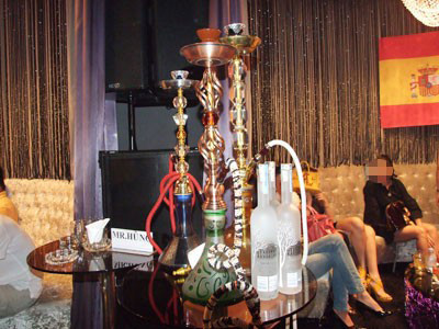 Theo tiết lộ của dân chơi shisha chuyên nghiệp, giá gốc của 1 gói shisha loại xịn dao động từ 150.000 - 350.000 đồng