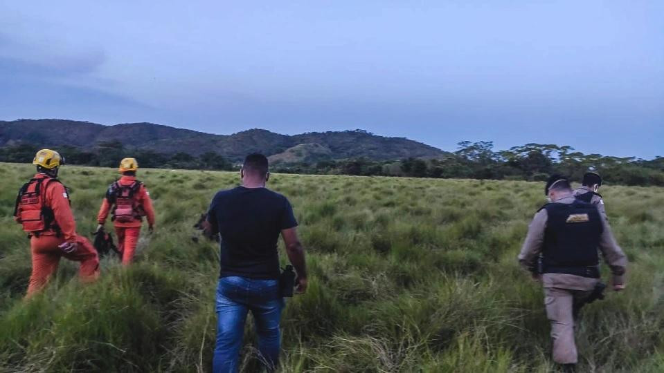 Cảnh sát tổ chức tìm kiếm bé gái Ana Paula Soares Marx. Ảnh: Newsflash.