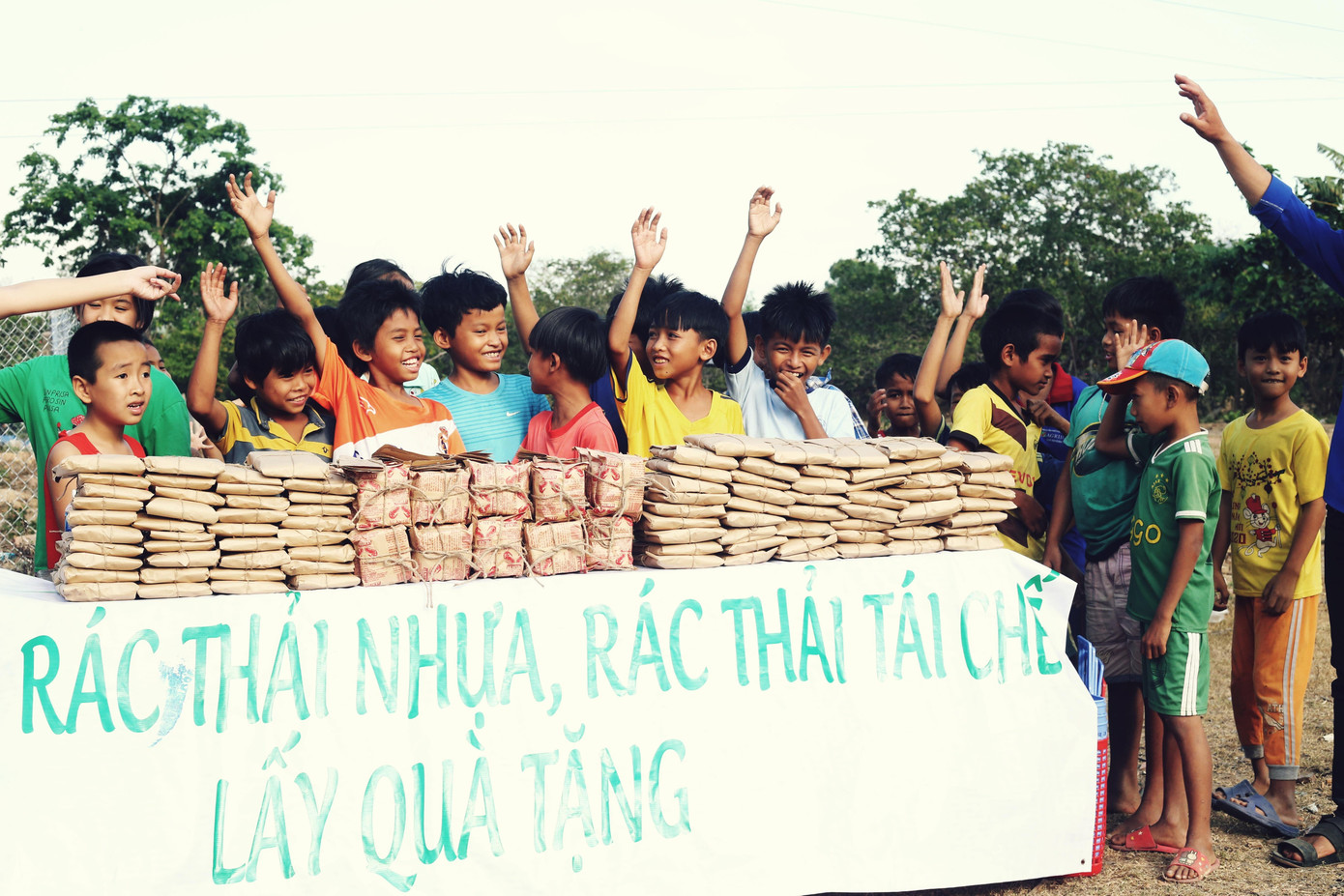 No more plastic. Ảnh: Đoàn Trường Cao đẳng Nghề Bình Thuận.