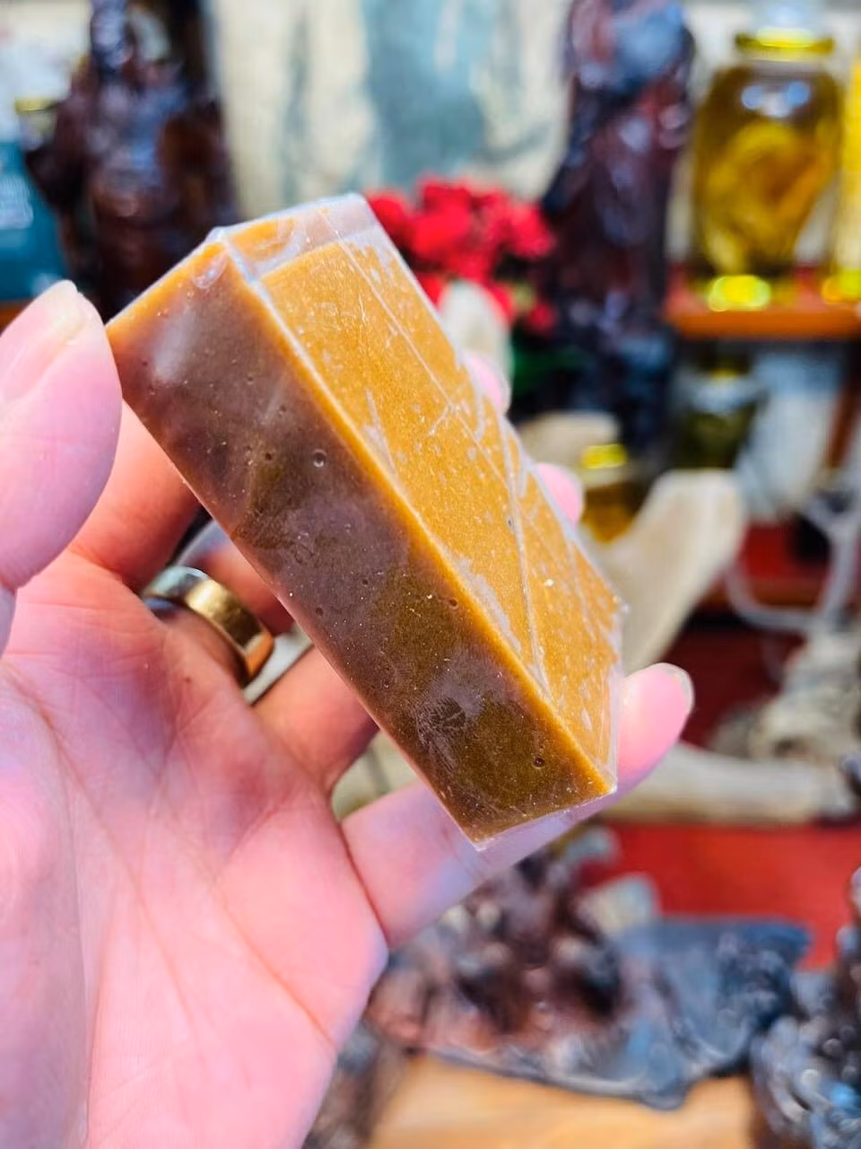 Một miếng cao hổ nặng 100 gram như này hiện được rao bán với giá 12-18 triệu đồng