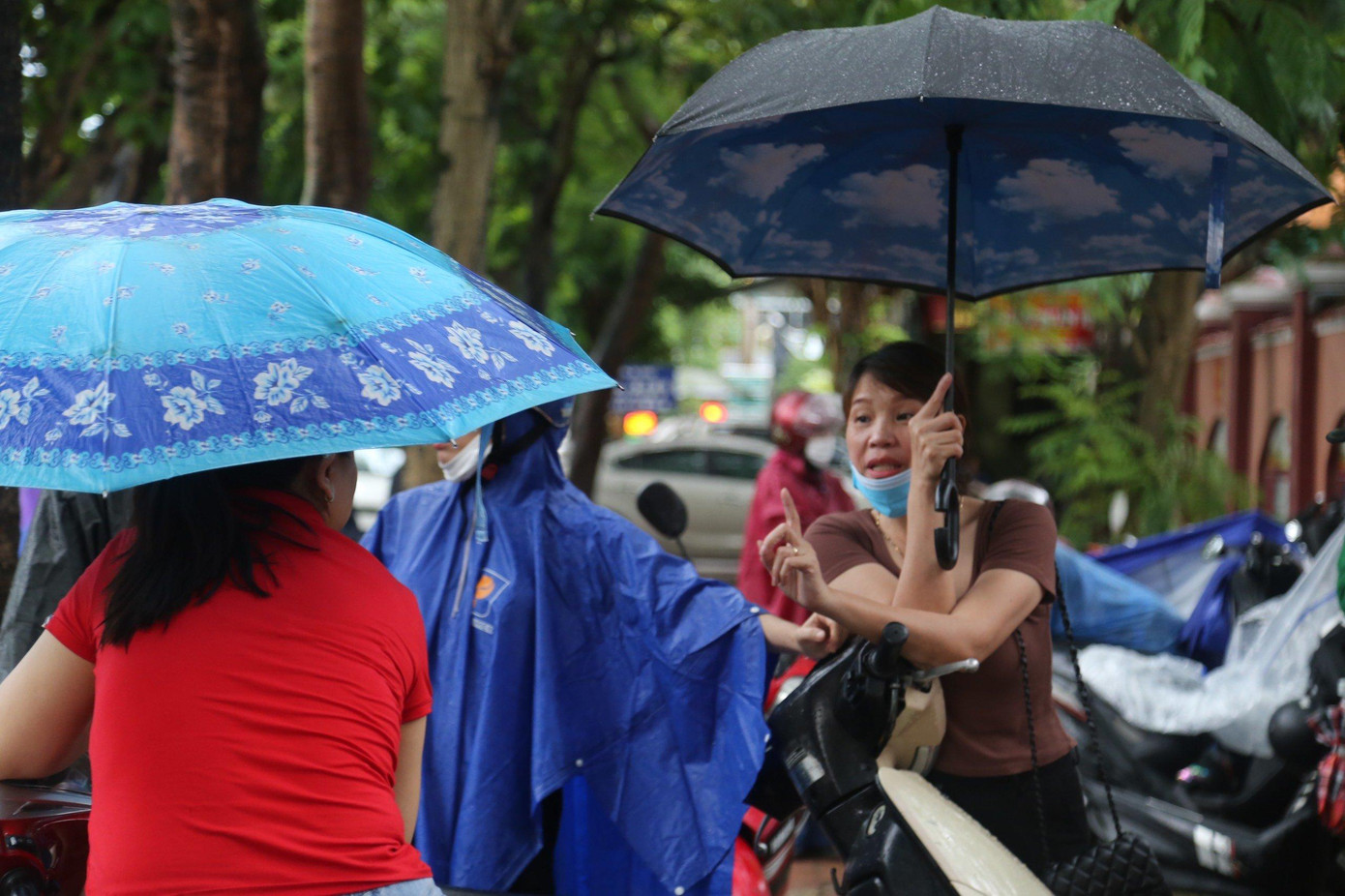 Gần một triệu thí sinh hoàn thành thi môn Toán, liệu có mưa điểm 10? ảnh 35 Gần một triệu thí sinh hoàn thành thi môn Toán, liệu có mưa điểm 10? ảnh 35