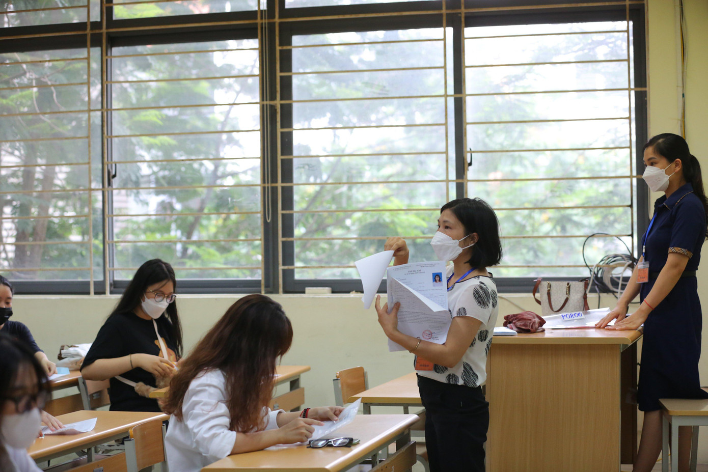 Thí sinh nghe phổ biến quy chế thi. Ảnh: Trọng Tài Thí sinh nghe phổ biến quy chế thi. Ảnh: Trọng Tài