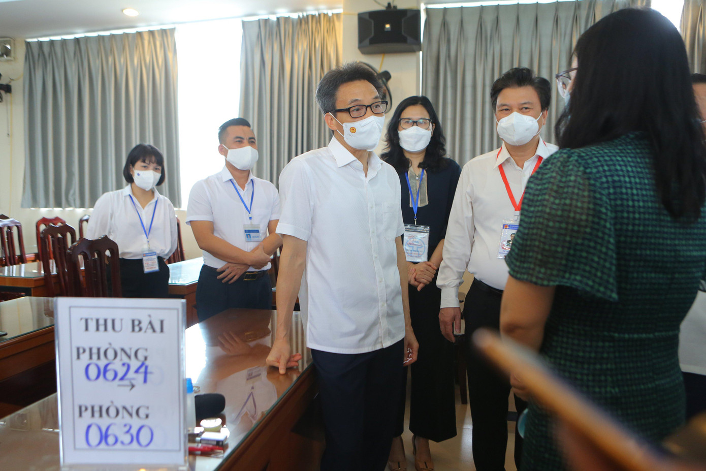 Thí sinh tự tin thi xong Ngữ Văn, cập nhật giải đề ảnh 97